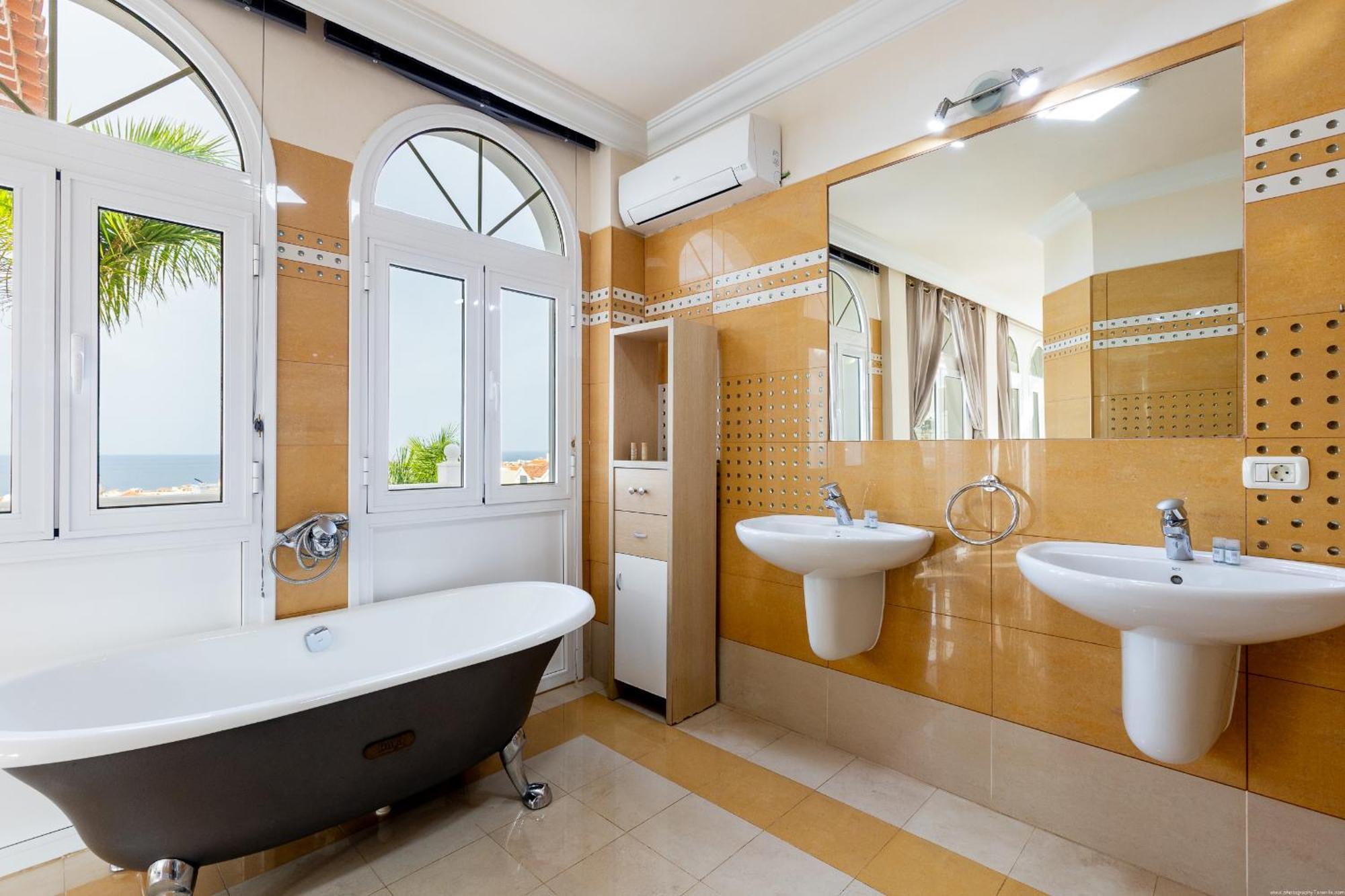 Villa Ocean Palm, Heated Pool! Costa Adeje (Tenerife) Exterior foto